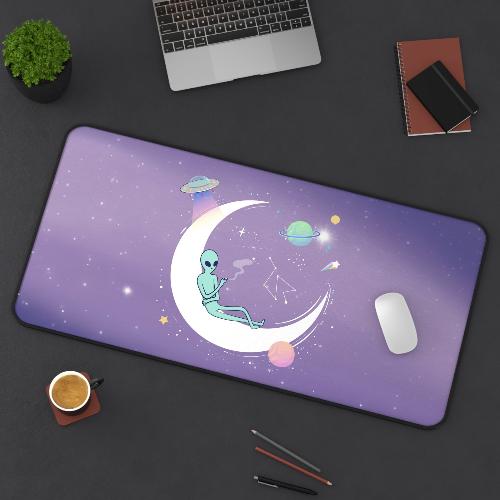 Alien Space Theme Desk Mat – Large Gaming Mouse Pad with Cosmic Design